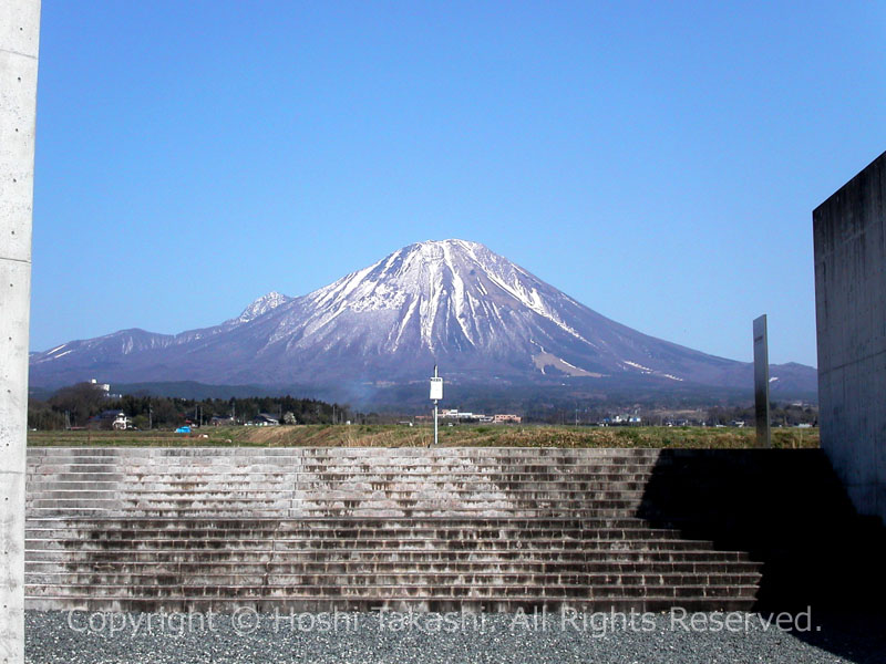 植田正治写真美術館からの大山