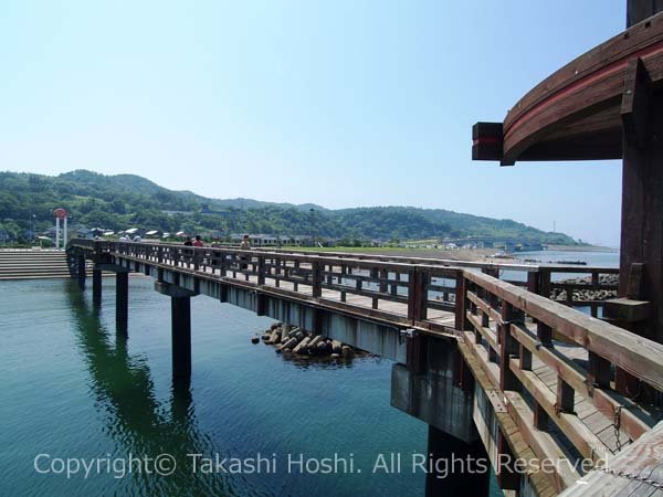 海の青さと透明度に驚く！