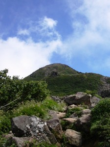 鳥ノ海噴火口付近