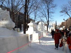 雪像がズラリ