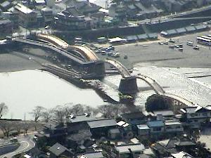 再建中の錦帯橋