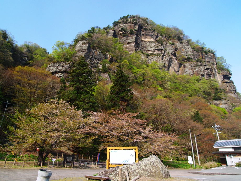 信濃耶馬渓と言われる布引山