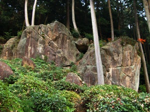 修多羅岩
