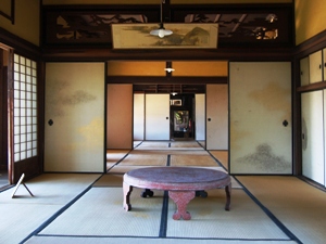 客間→玄関→店の間→控え間
