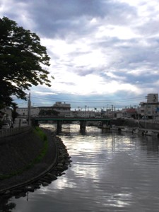 新井田川