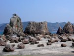 橋杭岩